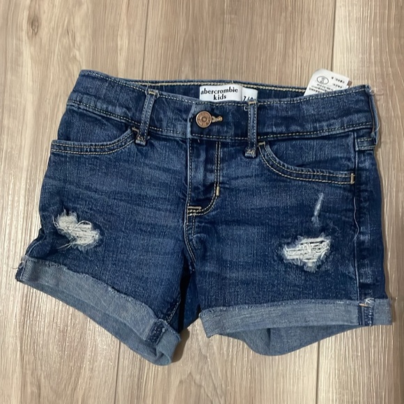 3 Pairs of Short Abercrombie Kids size 7/8 - Picture 2 of 8